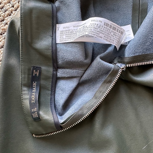 Zara Basic Pleather Army Green Pencil Skirt - Picture 4 of 8